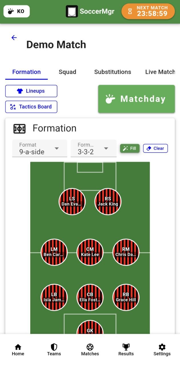 SoccerMgr match setup with format, formation and lineup on a pitch